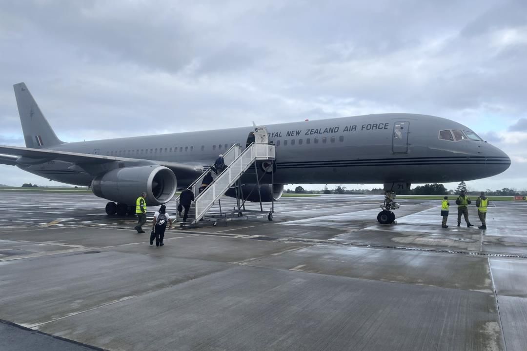 New Zealand PM's Plane Is Very Rickety