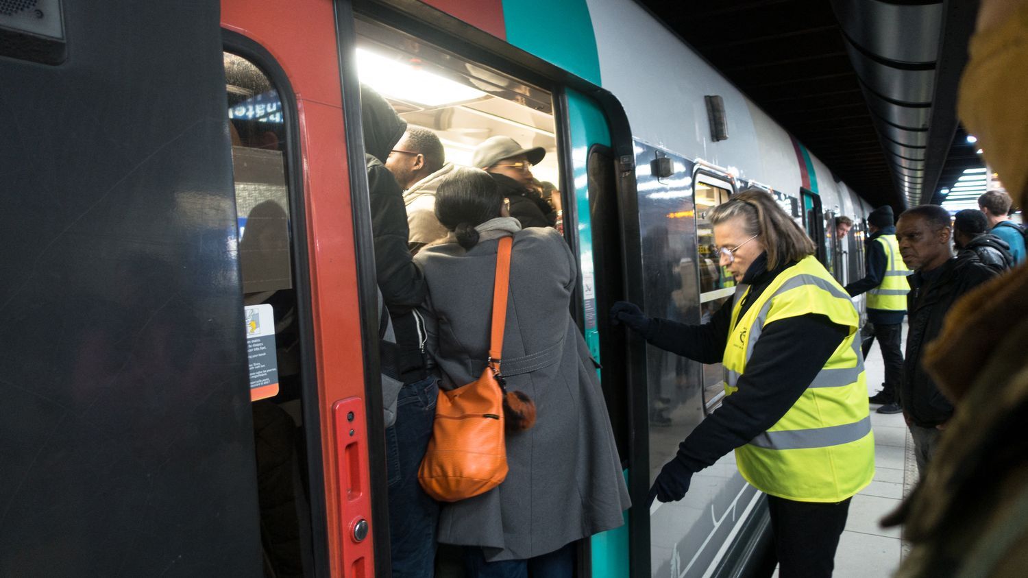 Grèves contre la réforme des retraites : les usagers des transports franciliens vont être dédommagés