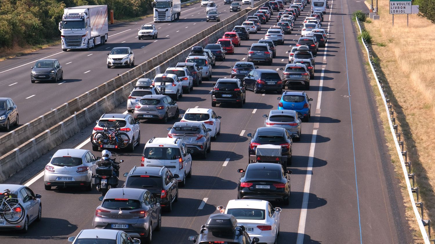 Vacances d'été : la circulation classée rouge vendredi dans le sens des départs en Ile-de-France, orange dans le reste de l'Hexagone