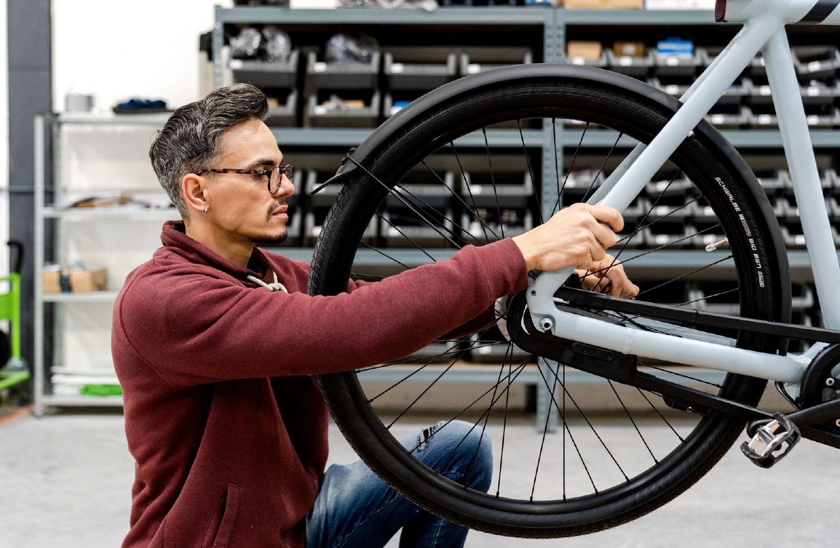 Le leader du vélo électrique reconditionné va réparer les VanMoof, mais les places sont limitées