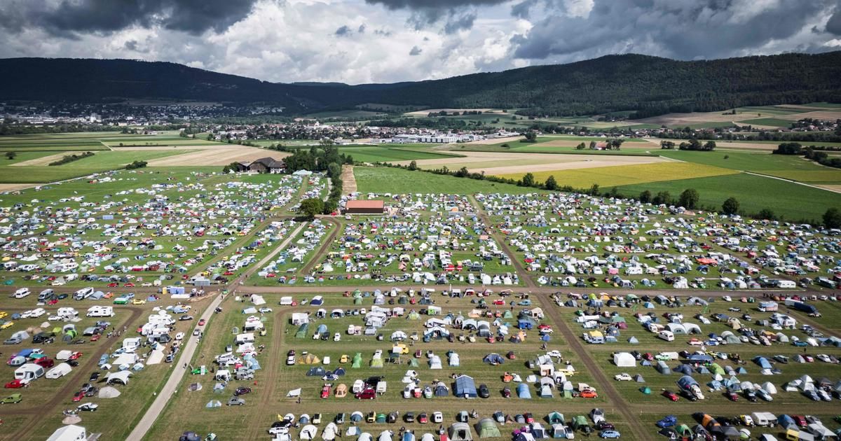 5000 "deux-chevaux" s’exposent en majesté en Suisse