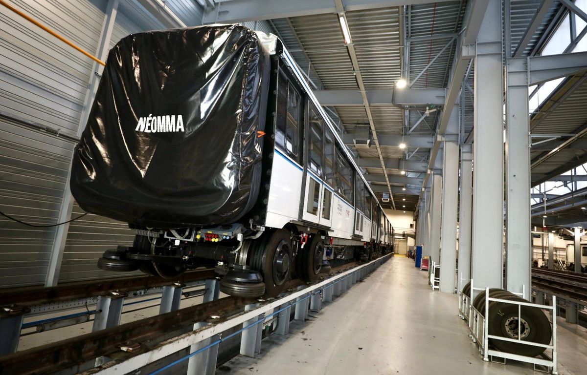 La premières rame du métro automatisé est arrivée