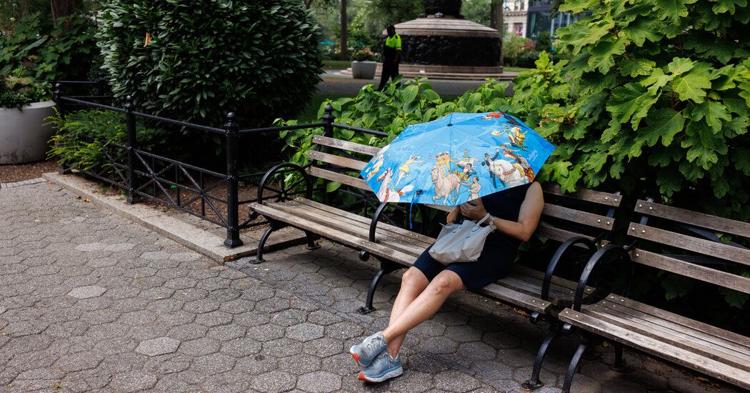 New Yorkers Brace for a 2nd Straight Day of Dangerously High Heat