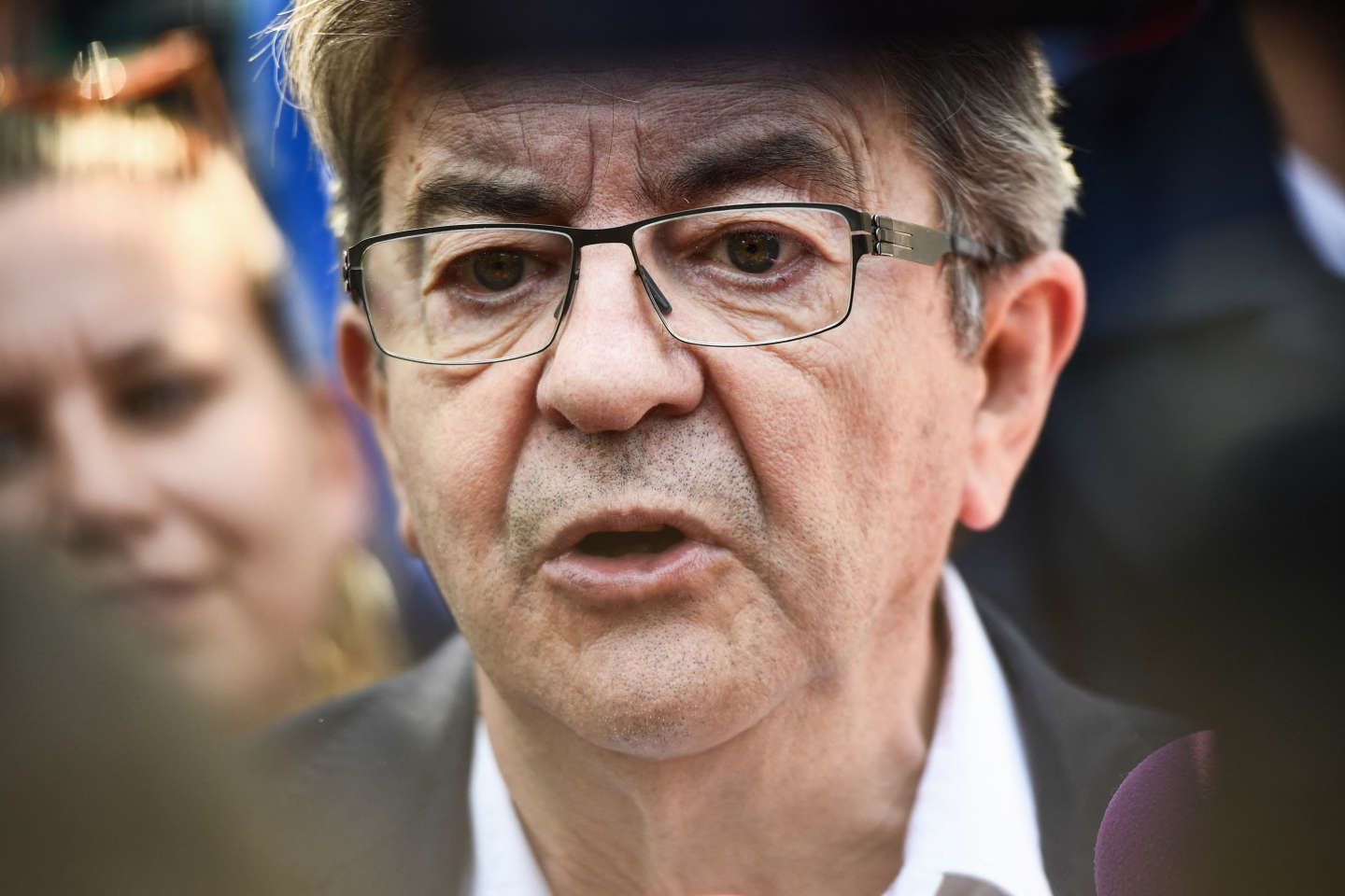 Jean-Luc Mélenchon s’alarme de menaces " innombrables " après l’incendie du domicile d’un militant de LFI