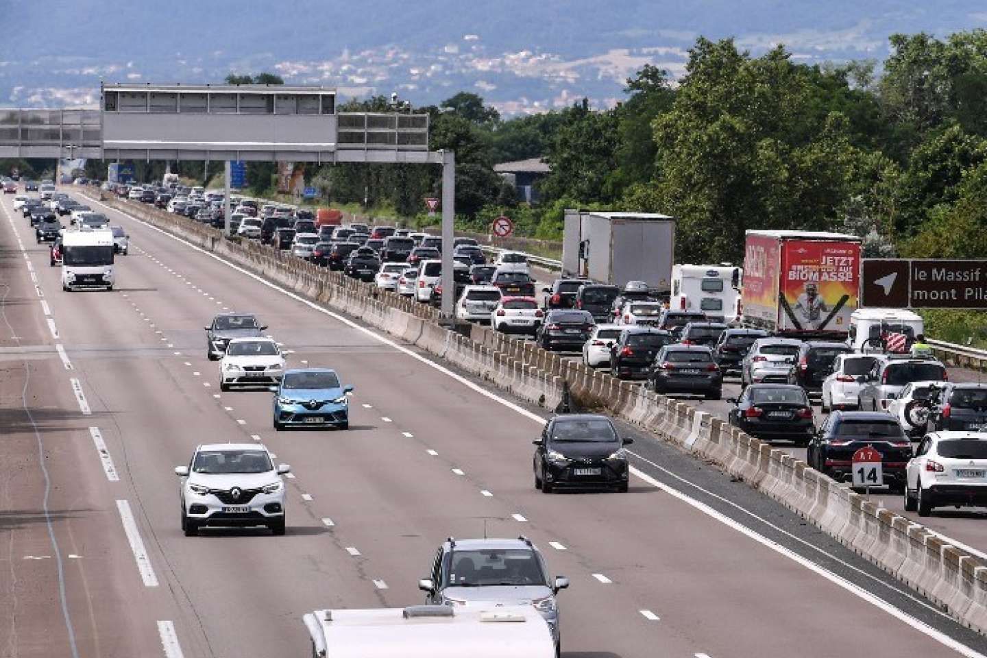 Bison futé annonce plus de 1 000 kilomètres de bouchons pour les départs en vacances vendredi soir