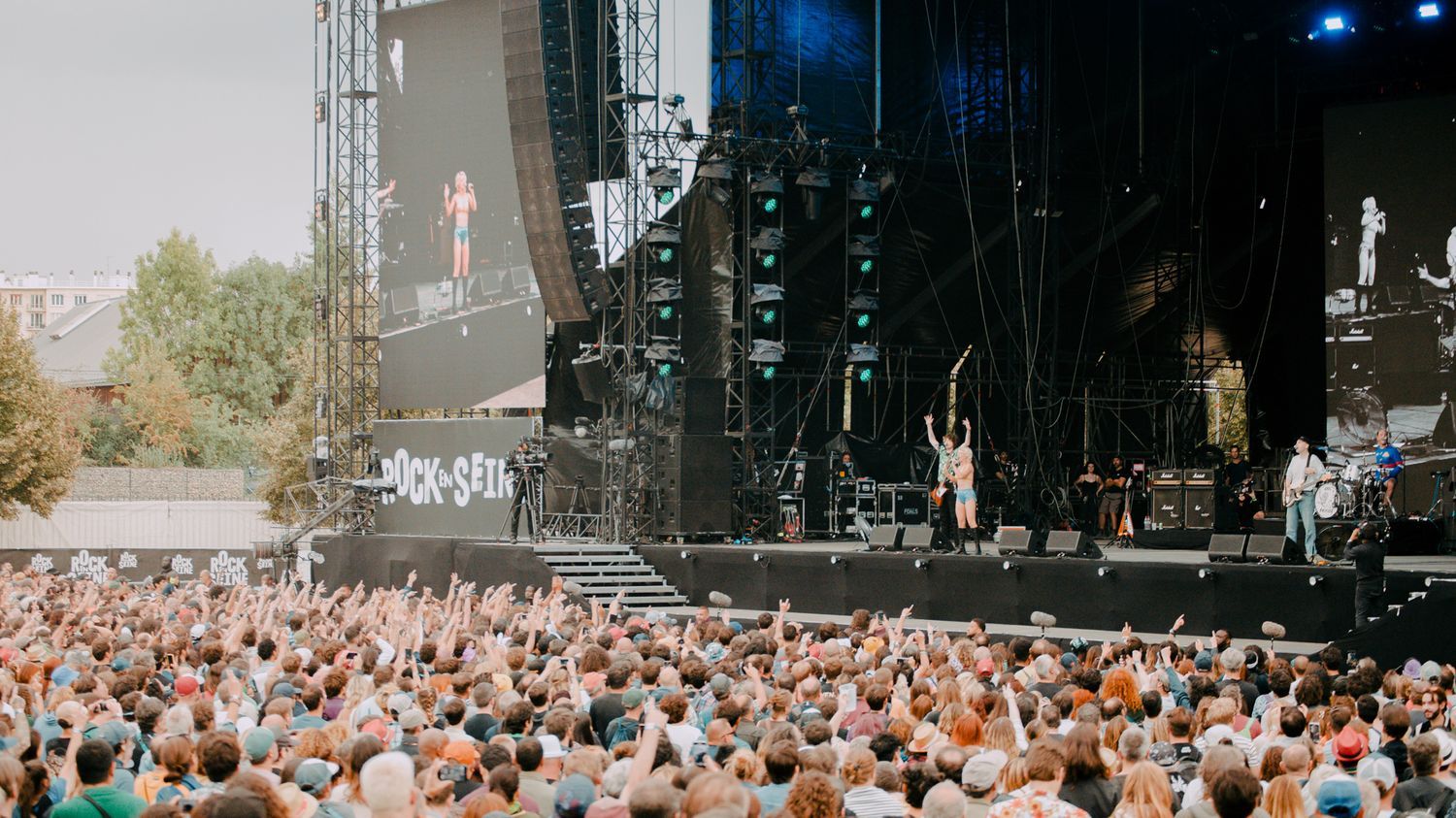 Rock en Seine 2023 : au dernier jour du festival, Zed Yun Pavarotti, Amyl and the Sniffers et Wet Leg déchaînent les foules