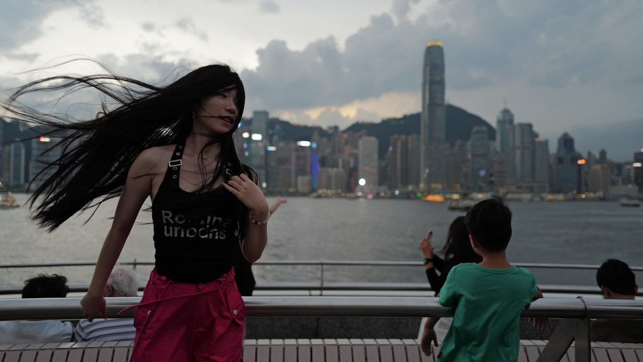 暴雨｜天文台一度發出黃色暴雨警告 料周四有幾陣狂風雷暴