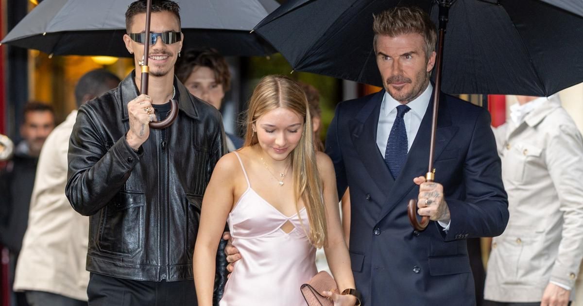 Dans sa robe en satin, Harper Seven Beckham, 13 ans, impressionne par son allure au défilé de sa mère