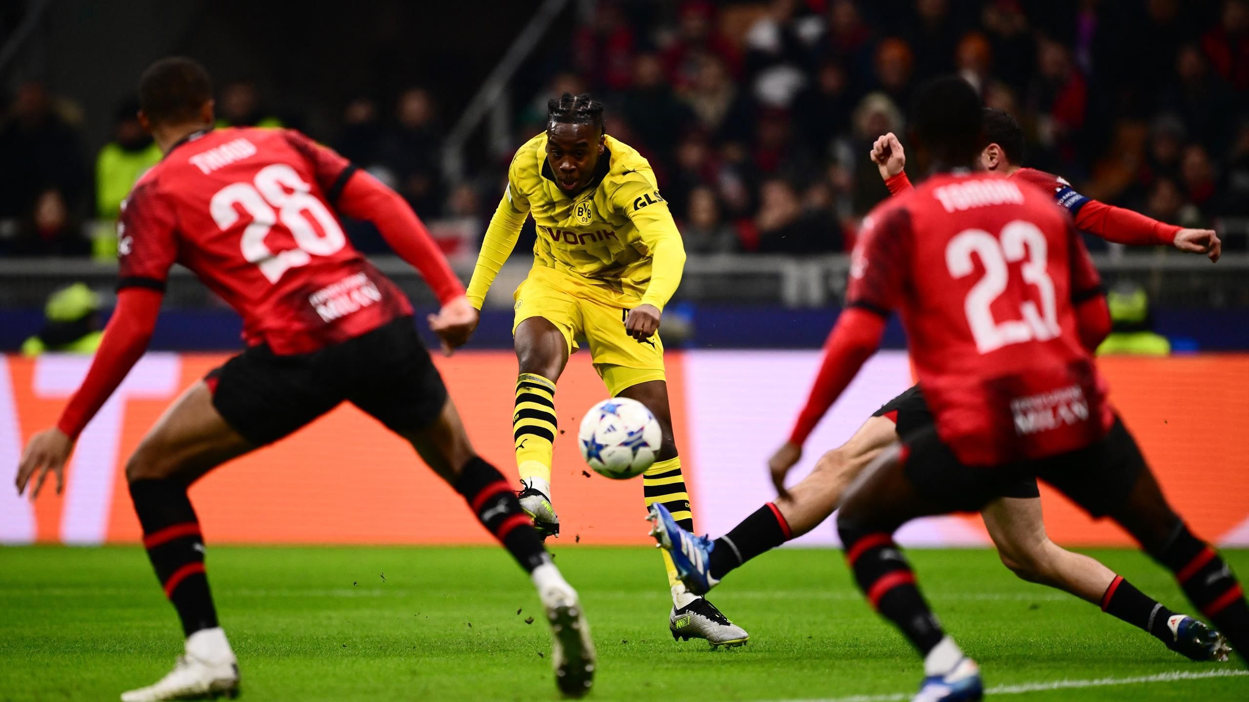 Ligue des champions : Le Borussia Dortmund bat l'AC Milan (1-3) et se qualifie en 8e de finale