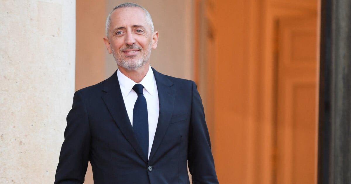 "C'est forcément la faute de l'autre" : Gad Elmaleh se confie sur les relations amoureuses