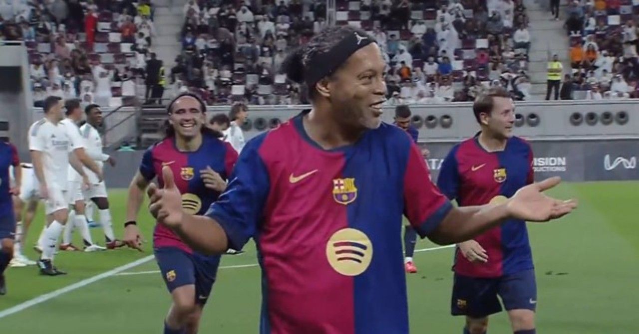 Le golazo de Ronaldinho, à 44 ans