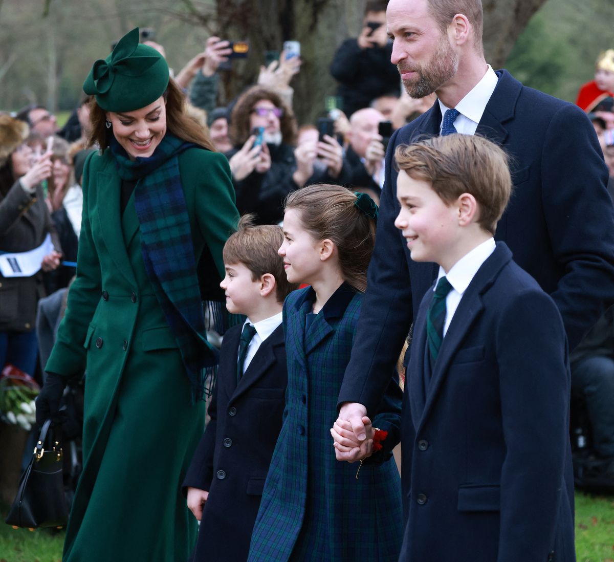 Kate et William : leurs enfants couverts de cadeaux, le prince obligé d’intervenir pour éviter une tempête