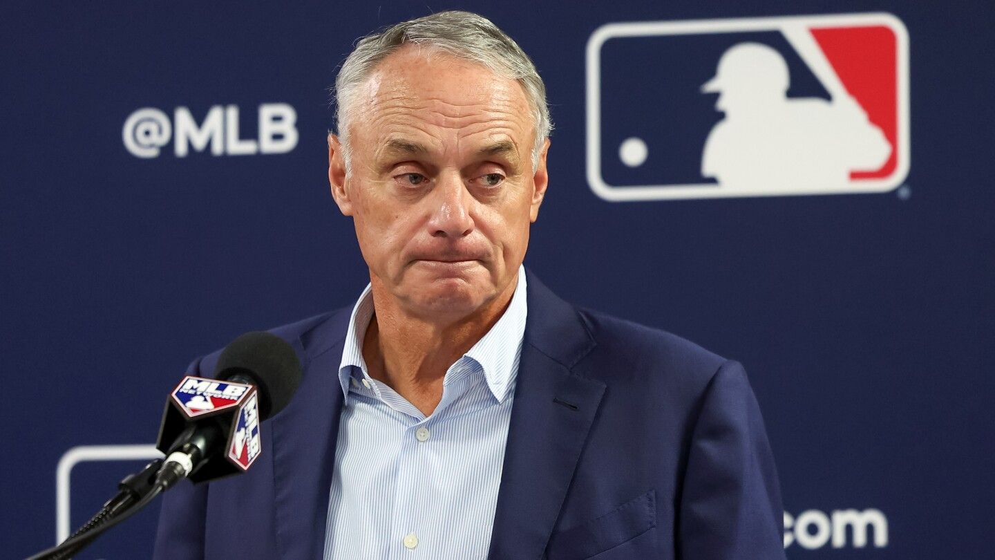 MLB Commissioner Rob Manfred hopes for "short" Shohei Ohtani gambling investigation