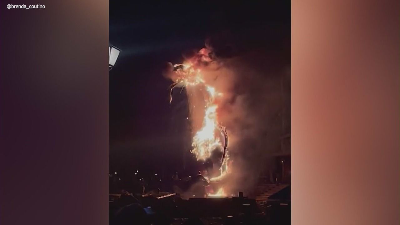 Disneyland temporarily pauses 'Fantasmic!' performances after fire