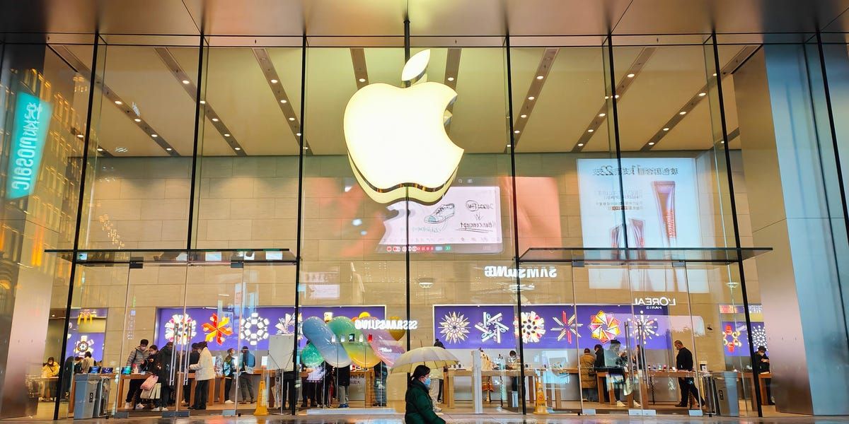 Ex-Apple Employee Gets 3 Years in Prison, $33 Million Fine for Fraud