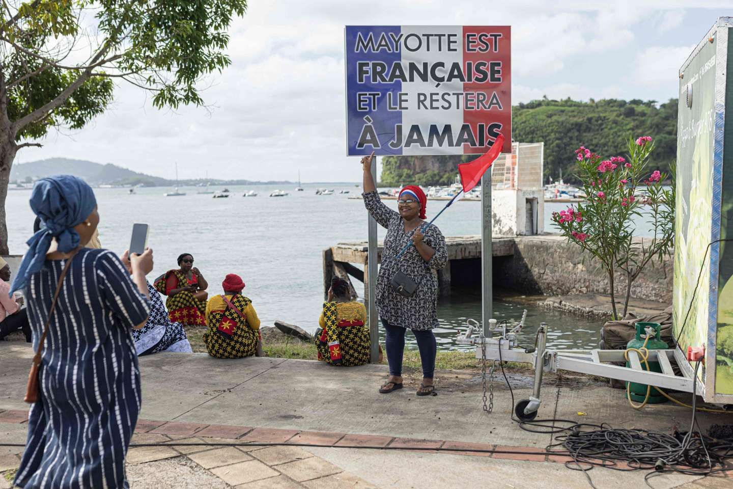 A Mayotte, une nouvelle manifestation de soutien à l’opération sécuritaire " Wuambushu "