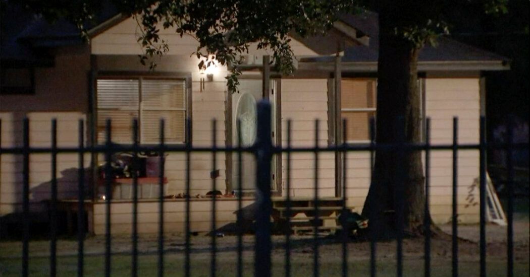 Gunman Kills Five People in Texas Home, Authorities Say