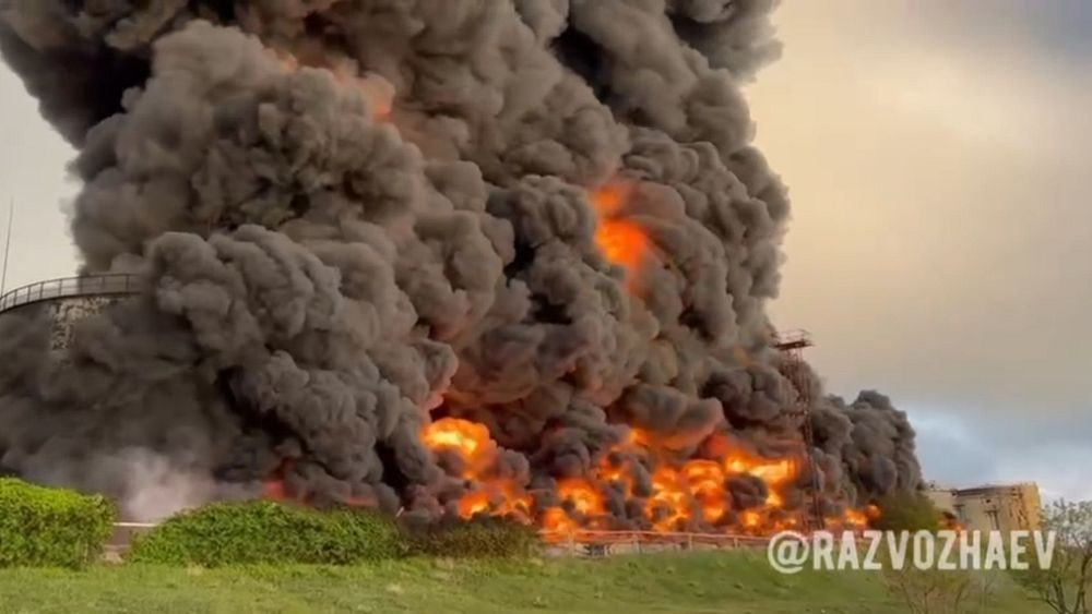 Crimée : incendie contenu dans un dépôt de pétrole à Sébastopol après une attaque de drones