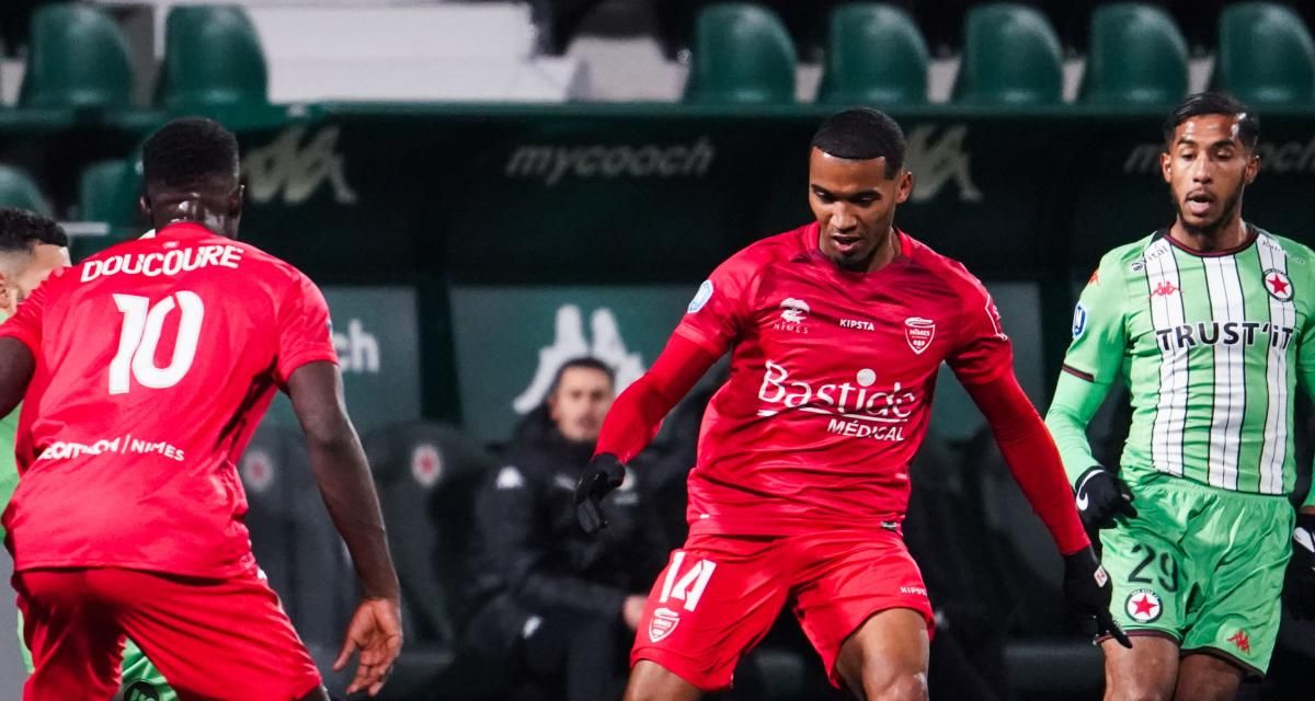 Nîmes mène face au Red Star à la mi-temps