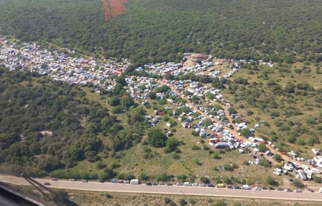 Une rave-party illégale rassemble 6.000 teufeurs dans la garrigue au nord de Montpellier