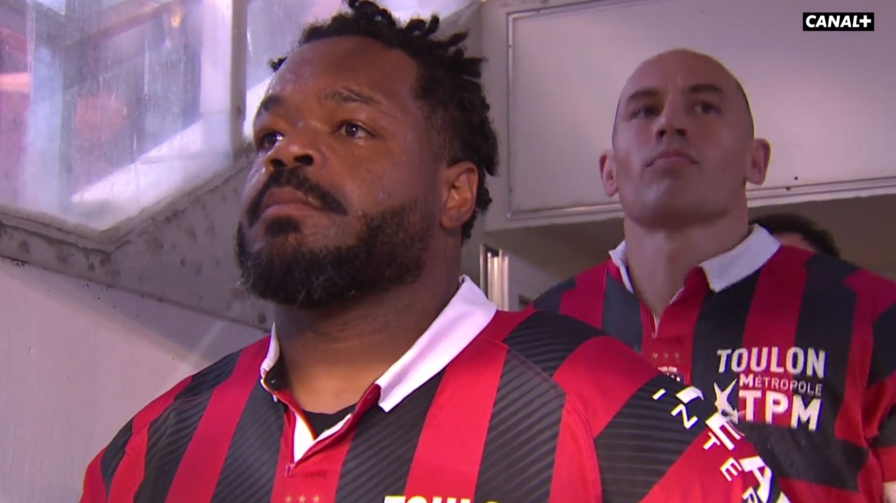 Rugby : Mathieu Bastareaud prend sa retraite, le stade de Toulon lui rend hommage