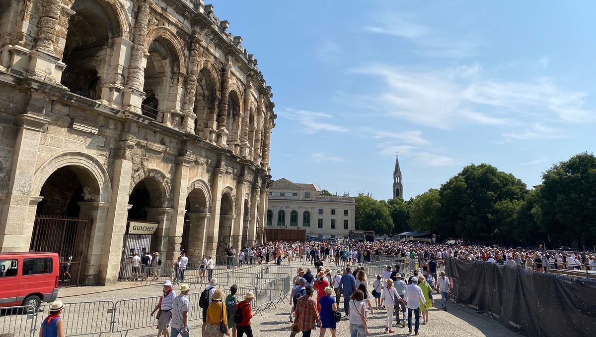 Le paseo de la corrida à cheval décalé à 11h45, après un cambriolage de la billetterie des arènes à Nîmes