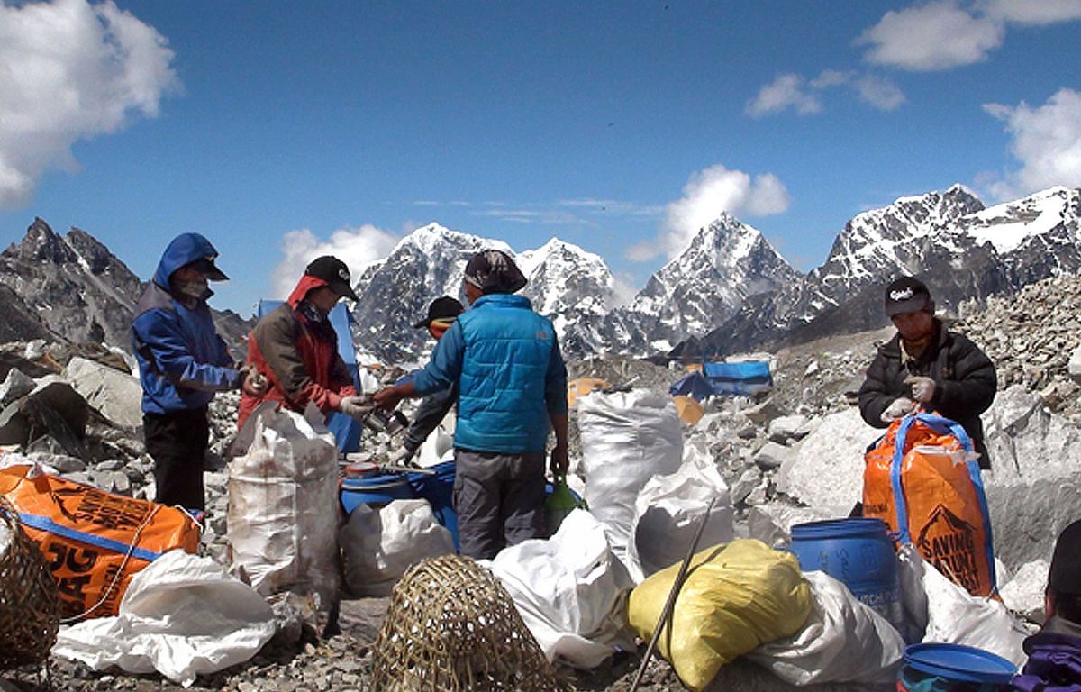 " Une vraie décharge "... Plus de 1,6 tonne de plastiques ramassés dans l'Himalaya