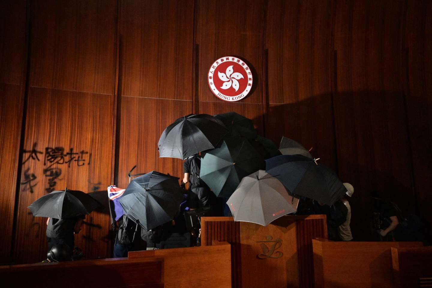 A Hongkong, 13 personnes jugées pour le saccage du Parlement local en 2019