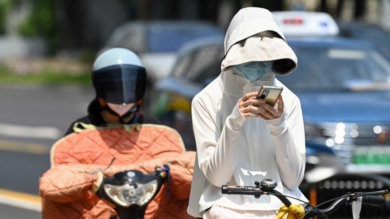 Shanghai records its highest May temperature in more than 100 years