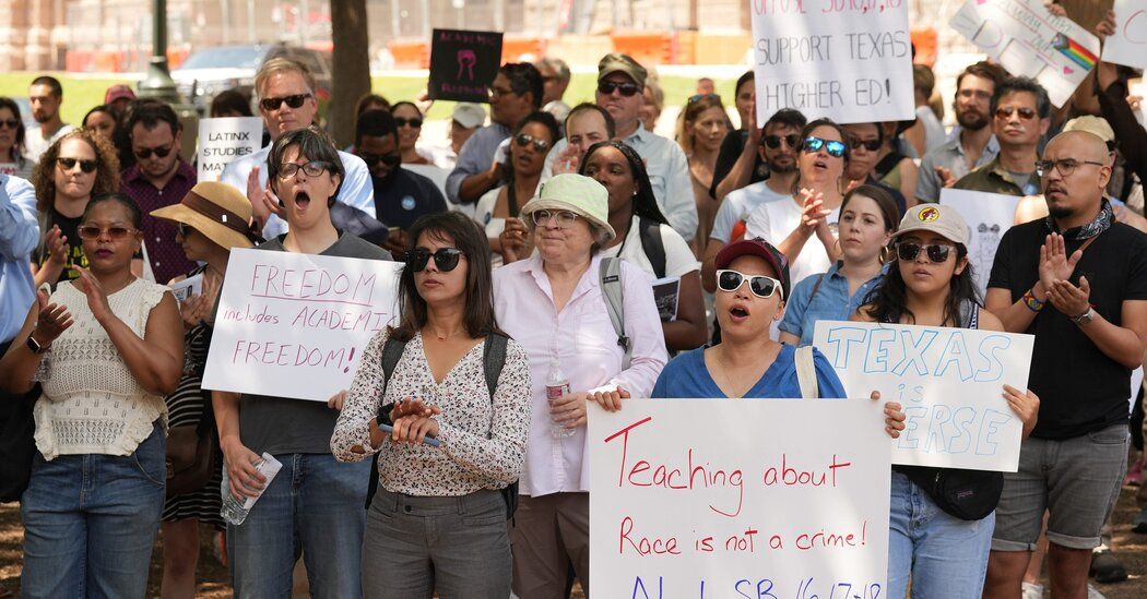 Texas Lawmakers Pass Ban on D.E.I. Programs at State Universities