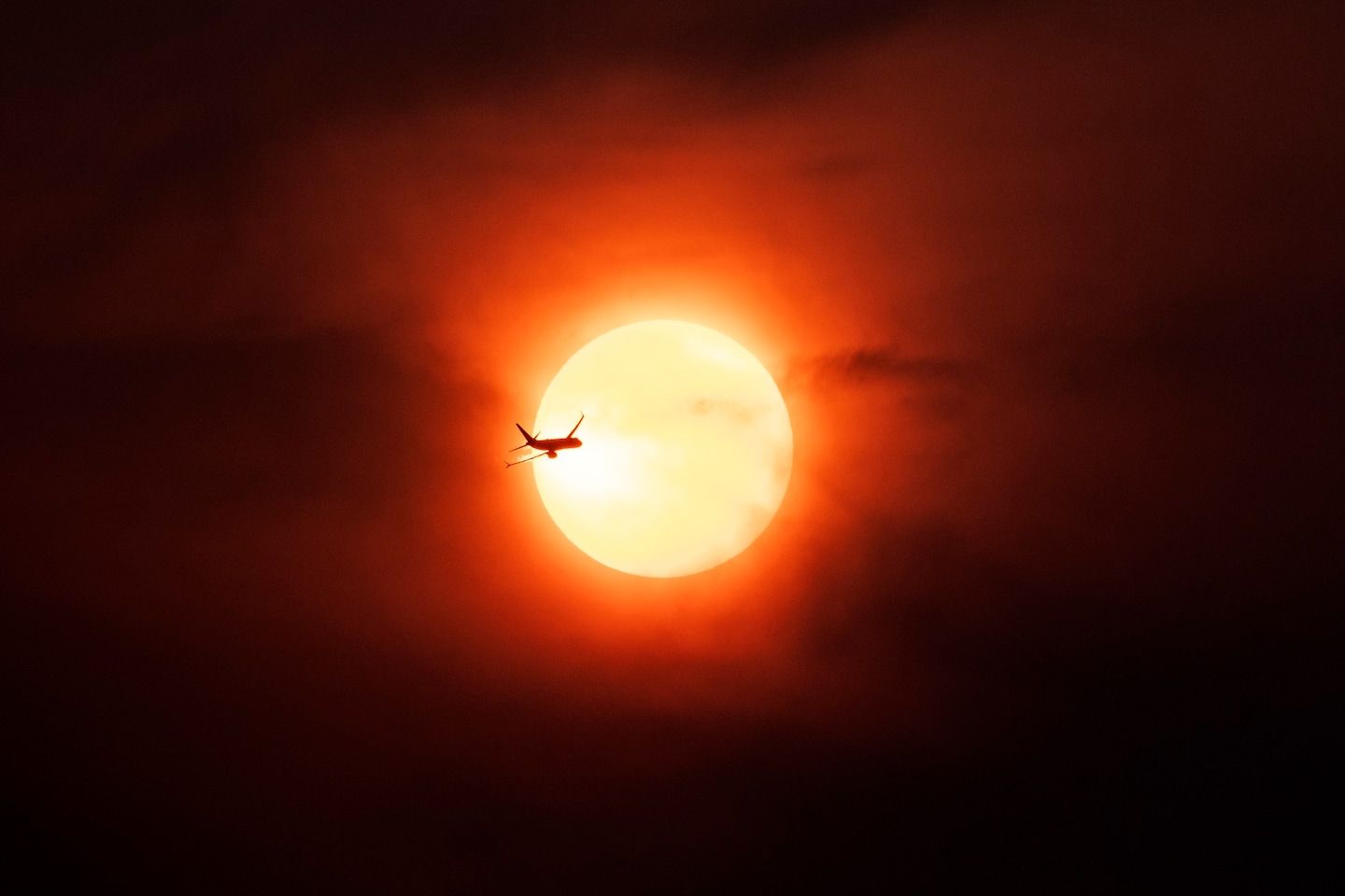 D.C.-area forecast: Unhealthy air today as heat builds into the weekend