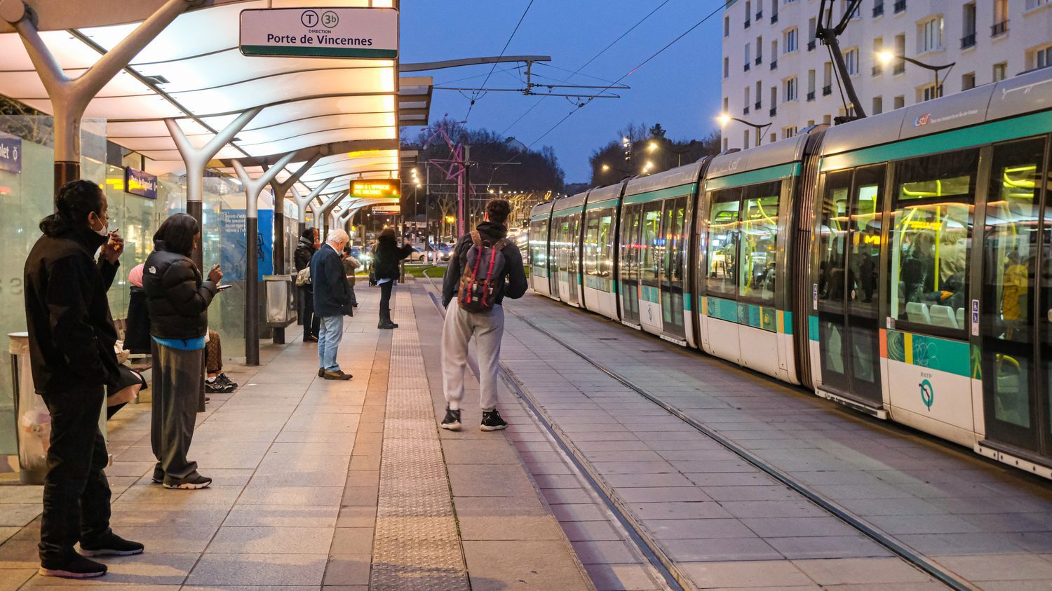 Adolescent tué par un policier à Nanterre : les bus et les trams d'Ile-de-France ne circuleront plus jeudi soir après 21 heures