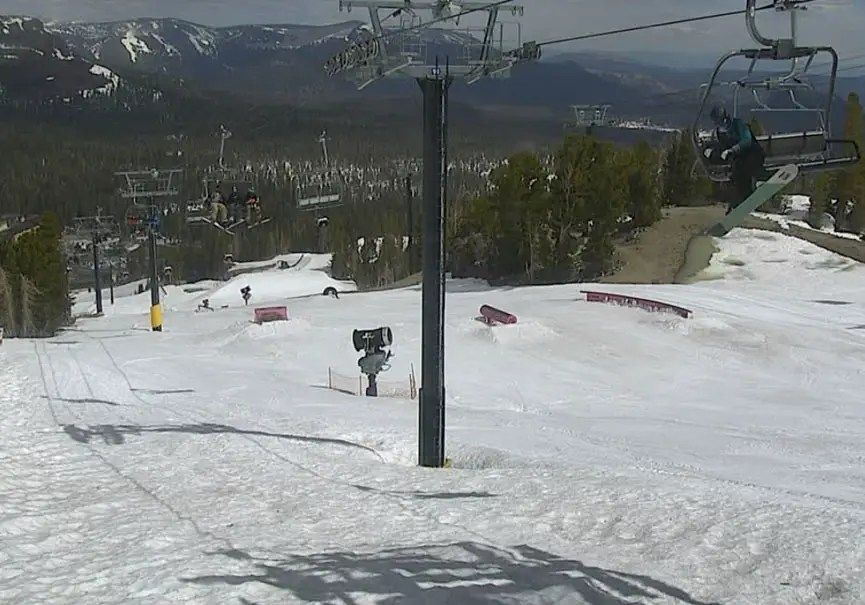 18 mètres de neige et une saison de ski de 9 mois !