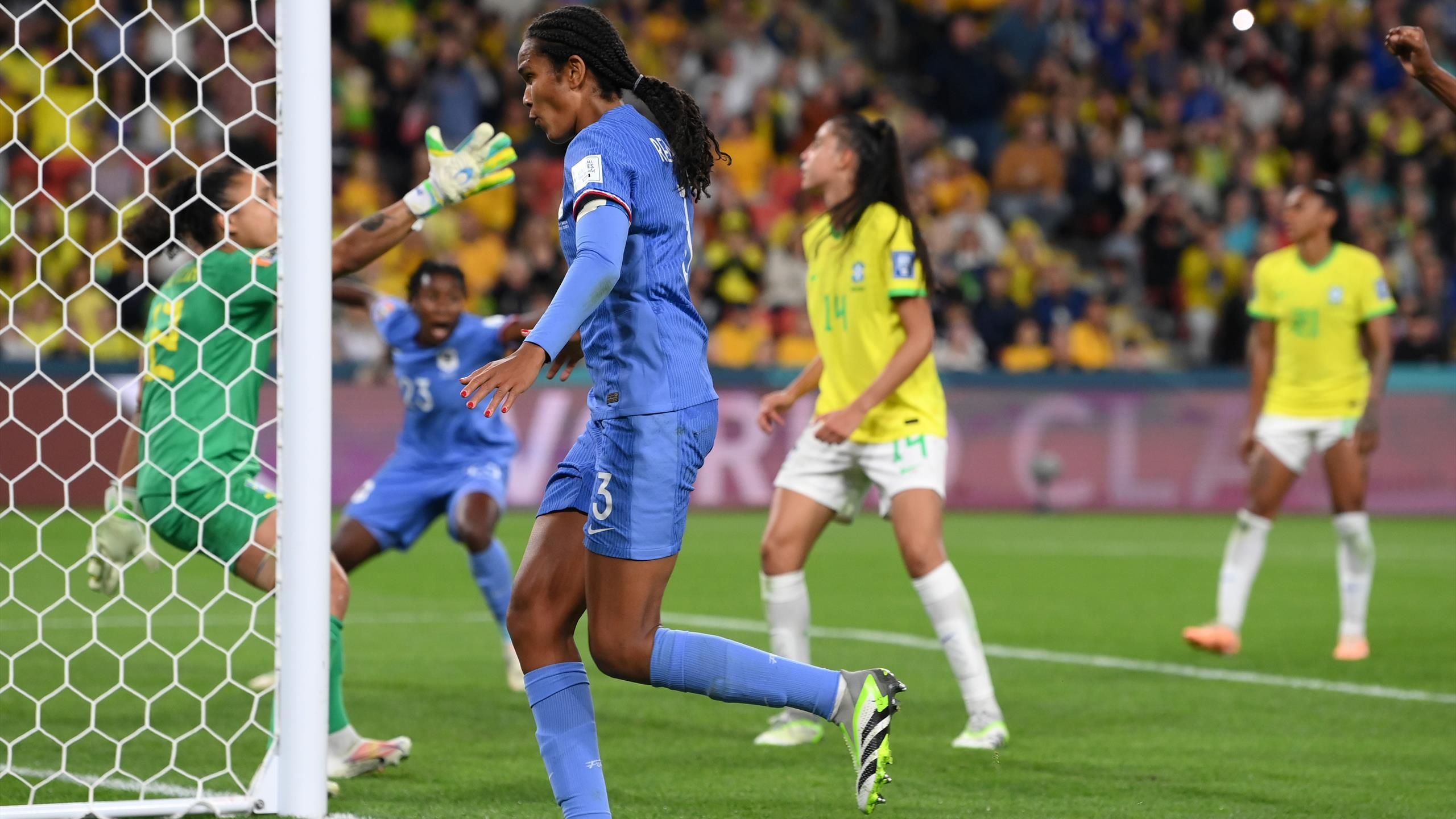 Coupe du monde 2023 : La France domine le Brésil (2-1) grâce à un but de Wendie Renard en fin de match