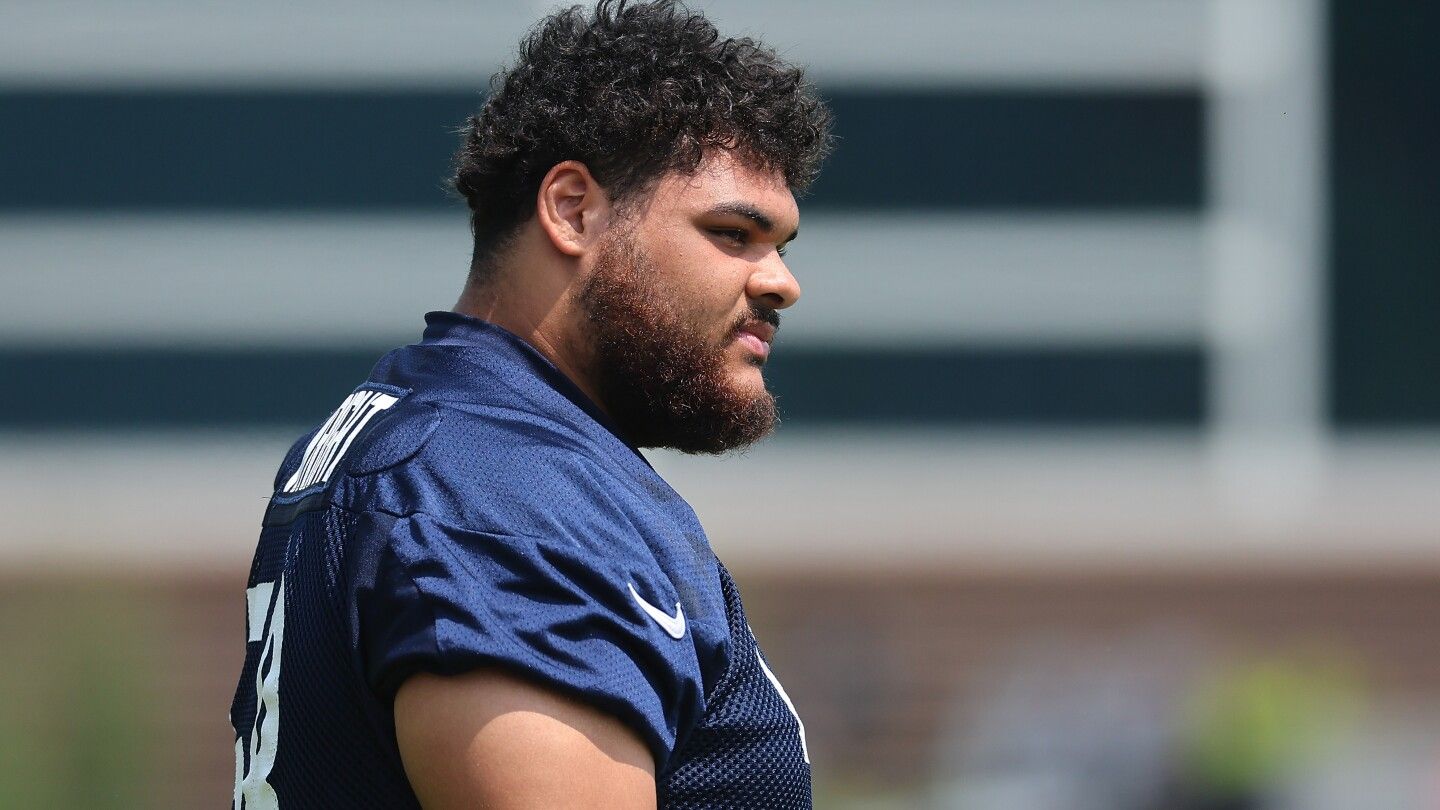 Bears OT Darnell Wright "crushed" conditioning test after mistakenly training for WR version