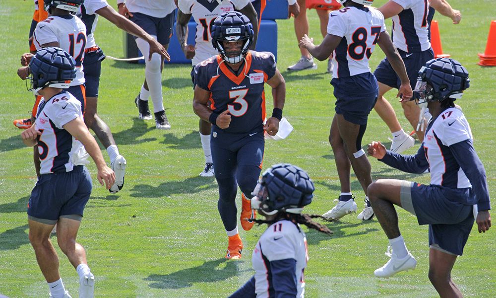 Ball-hawking DBs, Wilson's scrambles headline Broncos practice