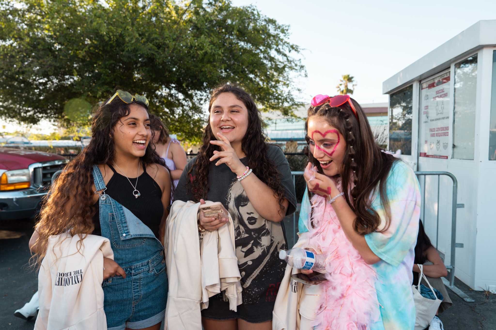 Desperate fans hope for Taylor Swift tickets outside Levi's Stadium