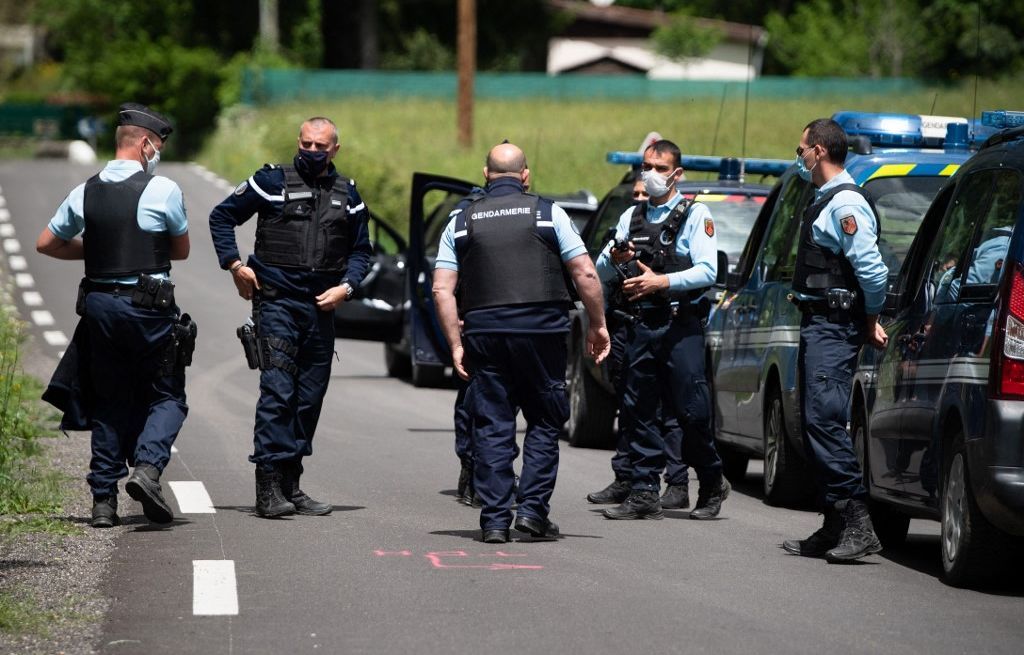 Un septuagénaire refuse d'obtempérer et blesse « légèrement