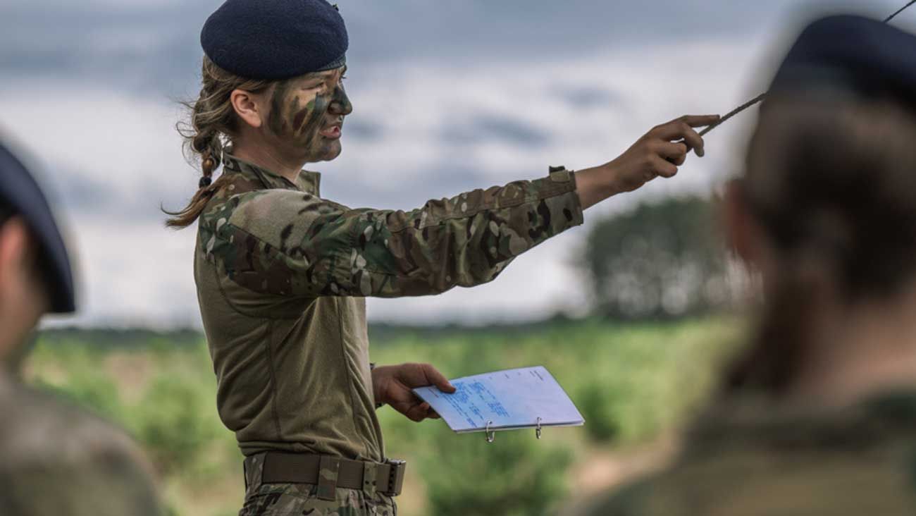 Le troisième camp militaire de la princesse Élisabeth en passe de devenir officier