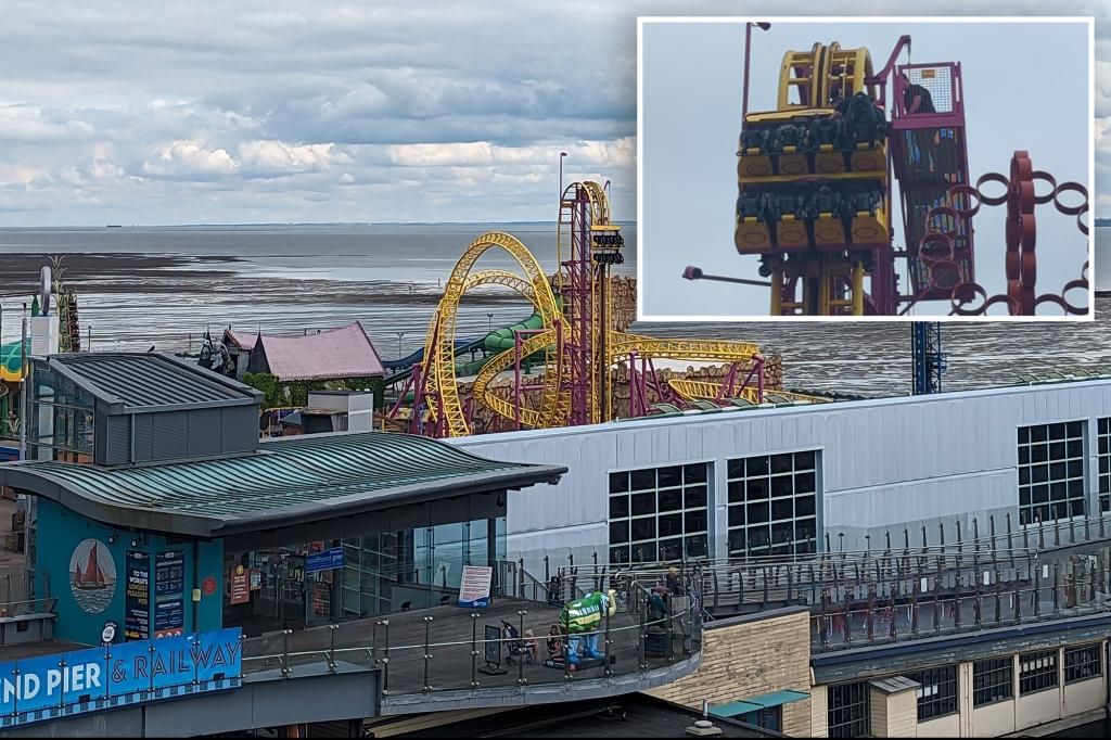 8 riders are rescued from top of 72-foot rollercoaster in England