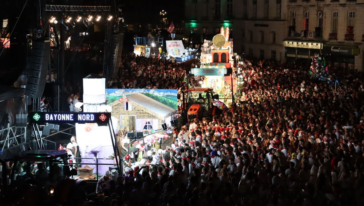 VIDEO : le corso lumineux des Fêtes de Bayonne 2023