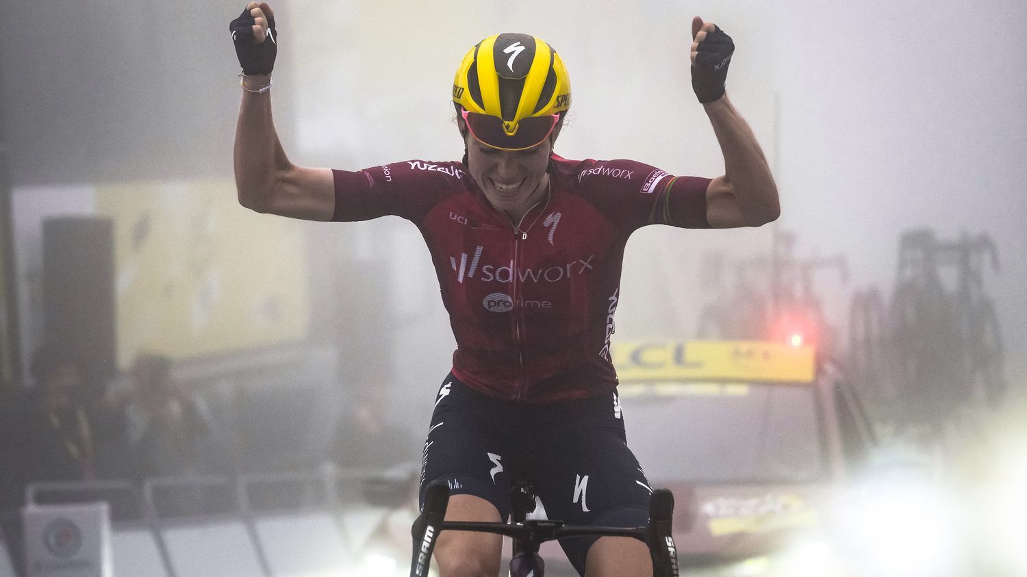 Tour de France femmes : la Néerlandaise Demi Vollering l'emporte au sommet du Tourmalet et s'empare du maillot jaune à la veille de la dernière étape