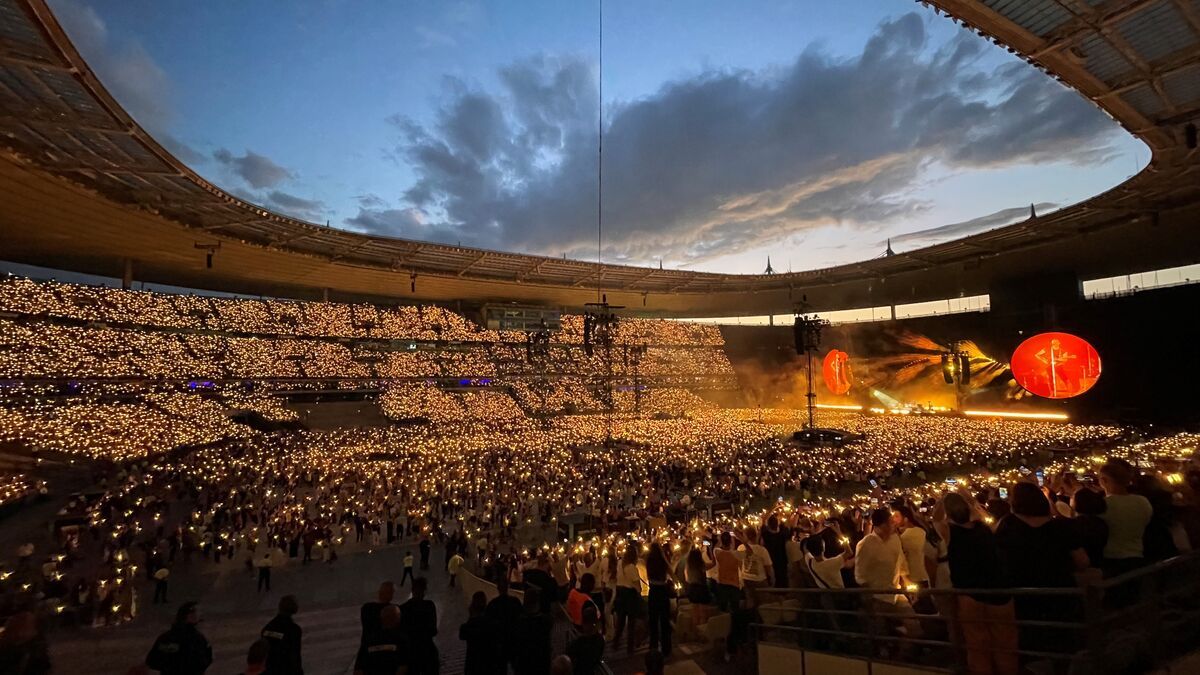 Concerts : comment fonctionnent les nouveaux bracelets lumineux qui se synchronisent avec la musique