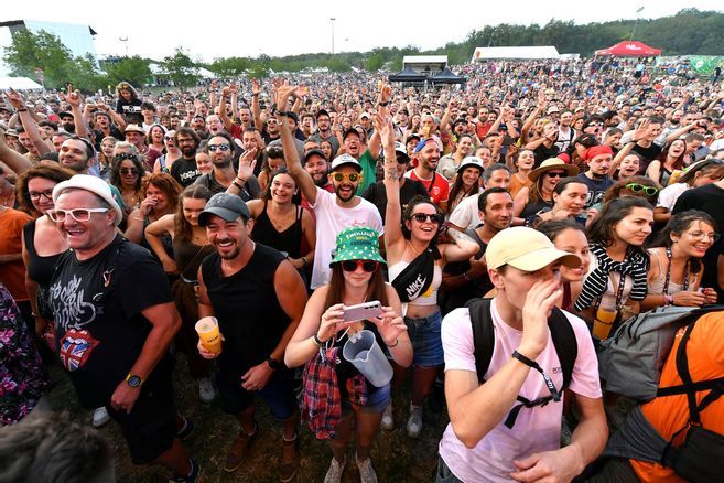 "On n'a jamais vu ça" : billetterie fermée, jauge record, le festival Ecaussystème se prépare à une soirée dantesque