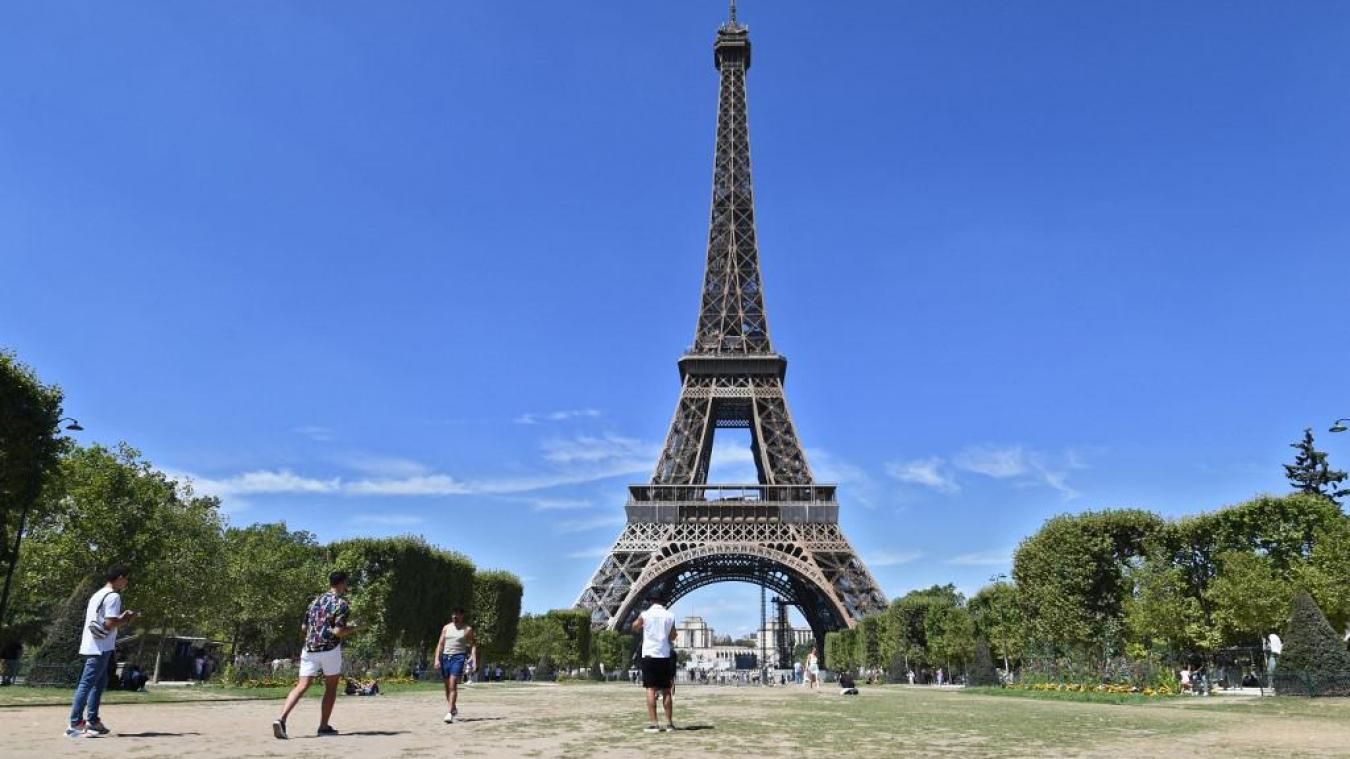 Soupçons de viol en réunion d’une touriste au Champ-de-Mars : les deux gardes à vue levées