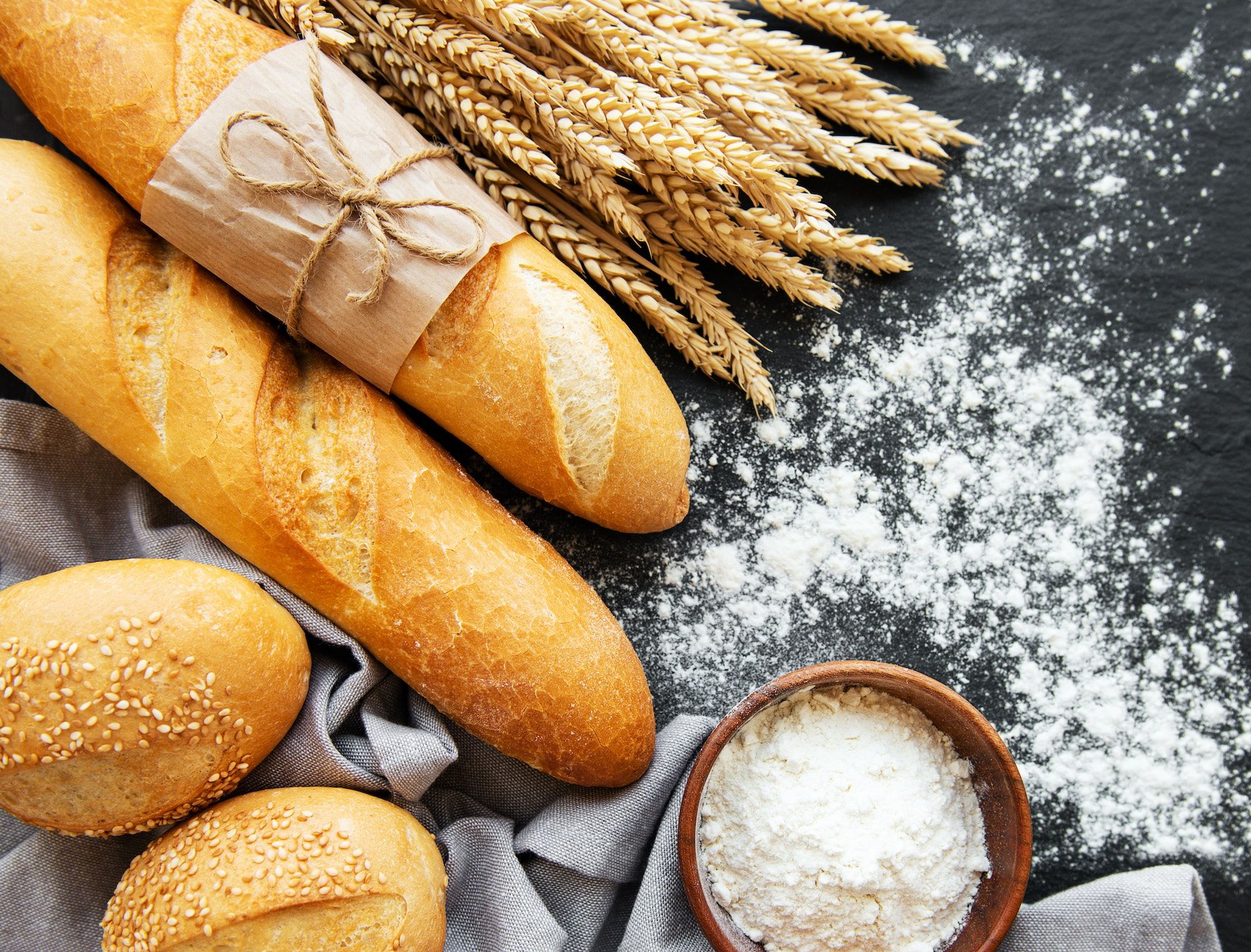 Le secret des boulangers dévoilé : Comment conserver sa baguette fraîche plus longtemps ?