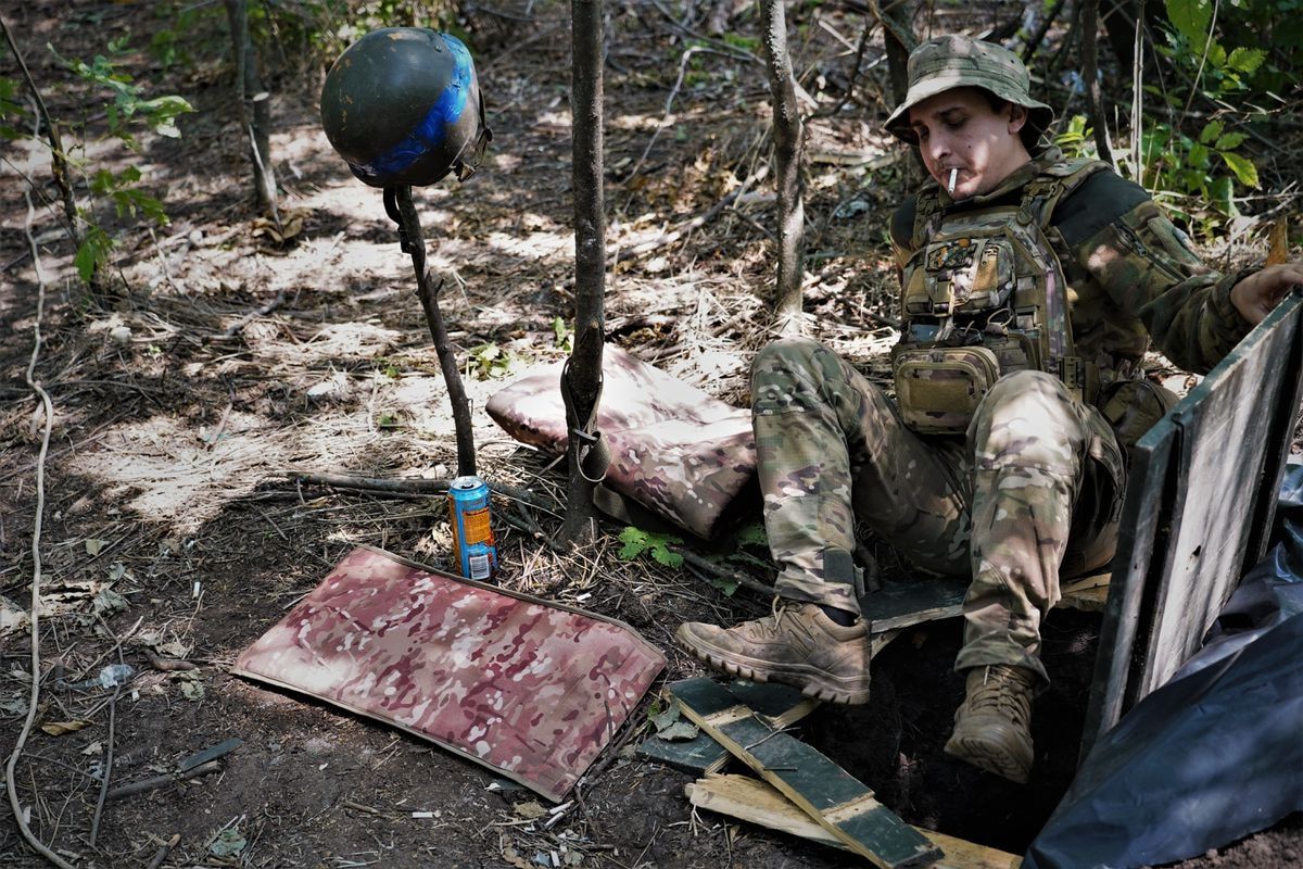 As Ukrainians liberated Staromaiorske, soldiers spent a month fighting alongside bodies of their enemies