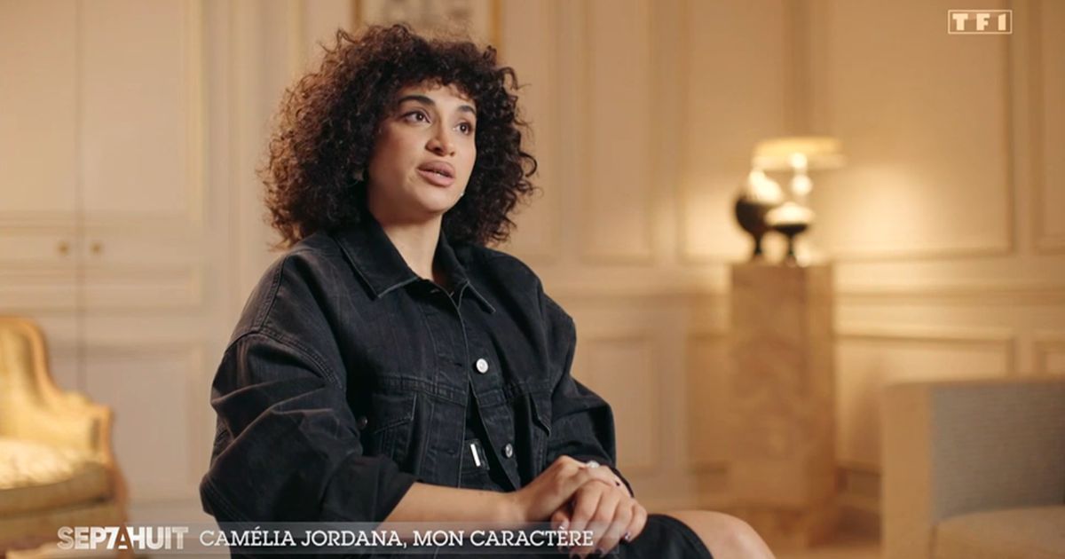 "Un civil à terre, c'est un civil à terre" : le coup de gueule de Camélia Jordana dans "Sept à huit"