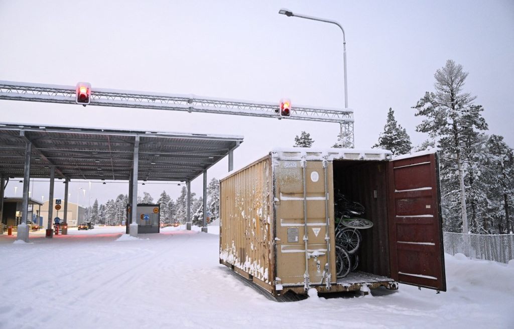 La Russie prend un village, les routiers polonais bloquent toujours la frontière avec l'Ukraine