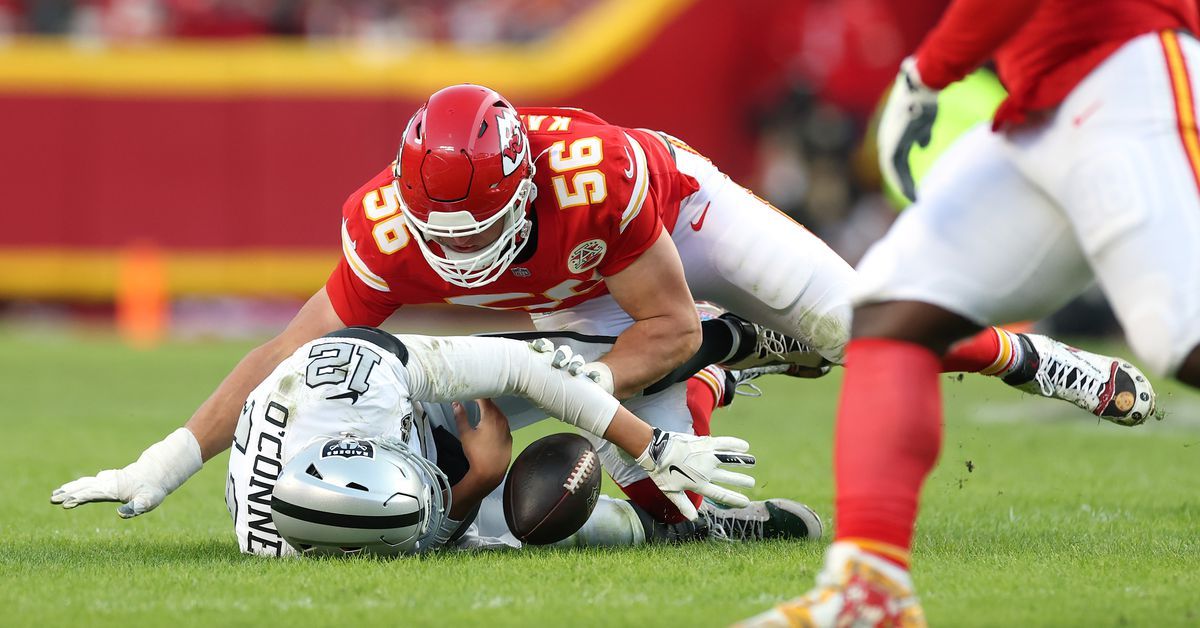 Final score: Chiefs beat Raiders 19-17, clinch playoff spot